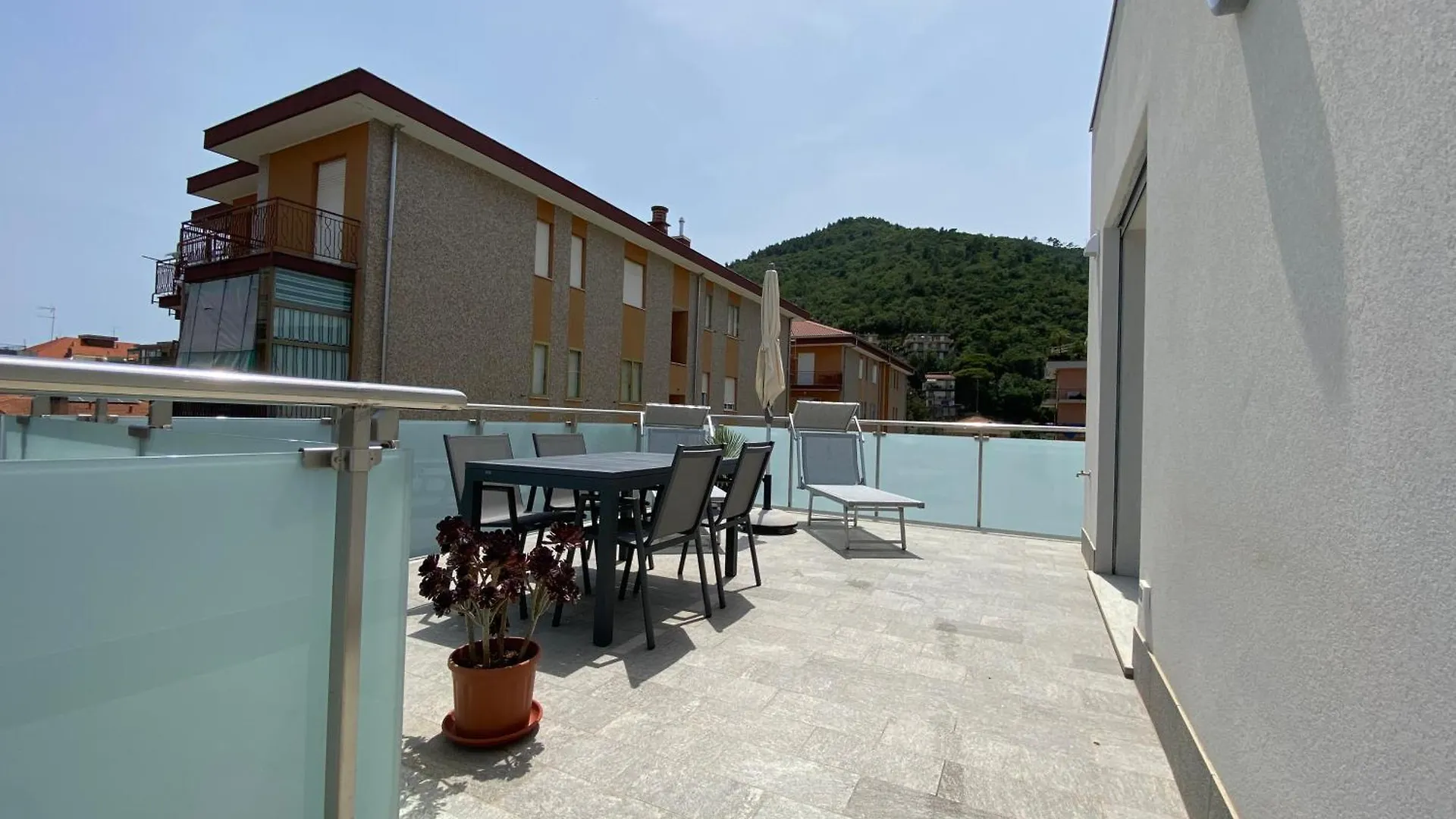 New Luxury Apartment With Pool In Borghetto Borghetto Santo Spirito