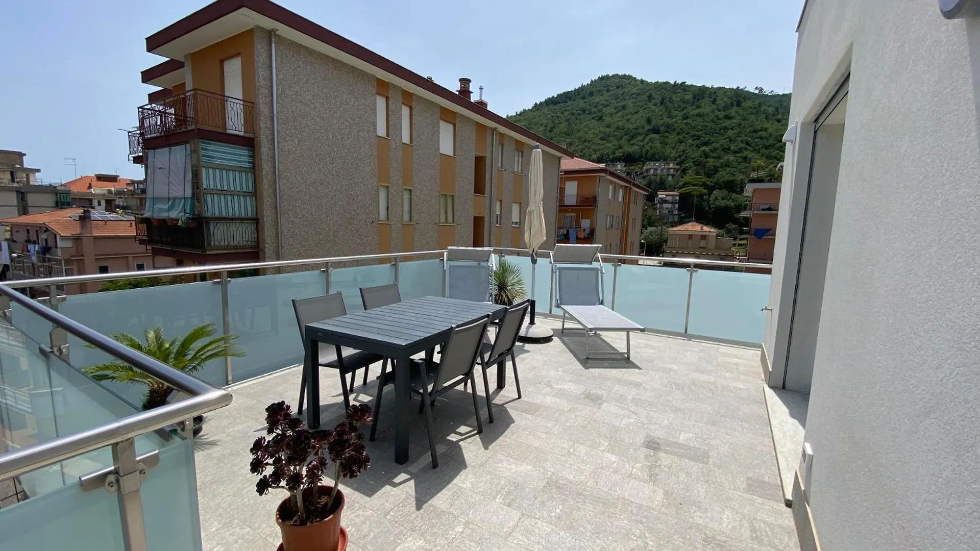 New Luxury Apartment With Pool In Borghetto Borghetto Santo Spirito